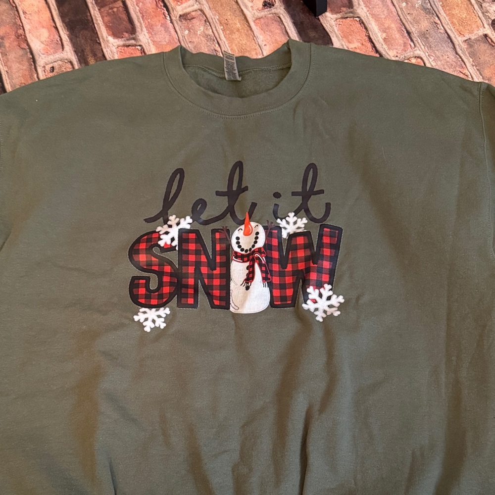 Let It Snow Sweatshirt size XL